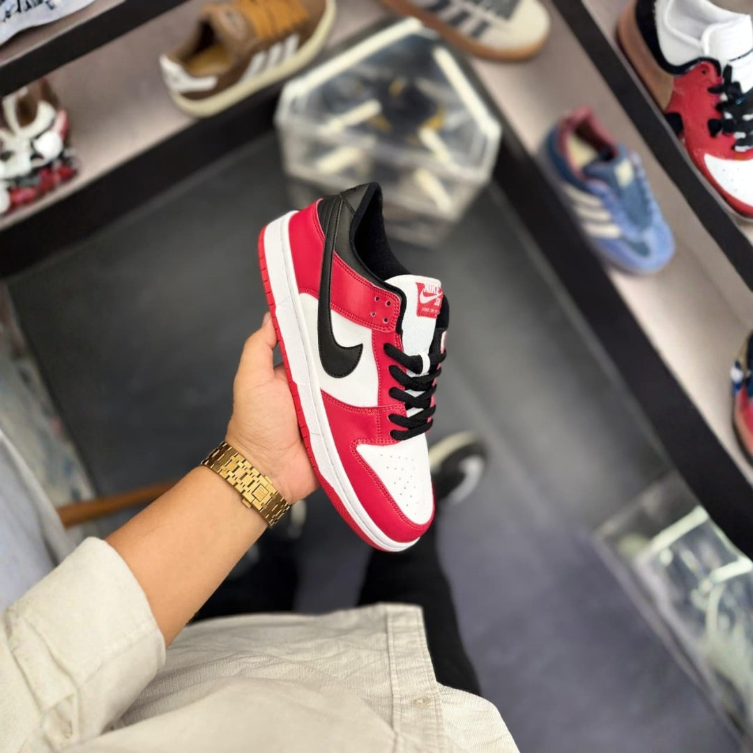Nike SB Dunk Low Pro Chicago