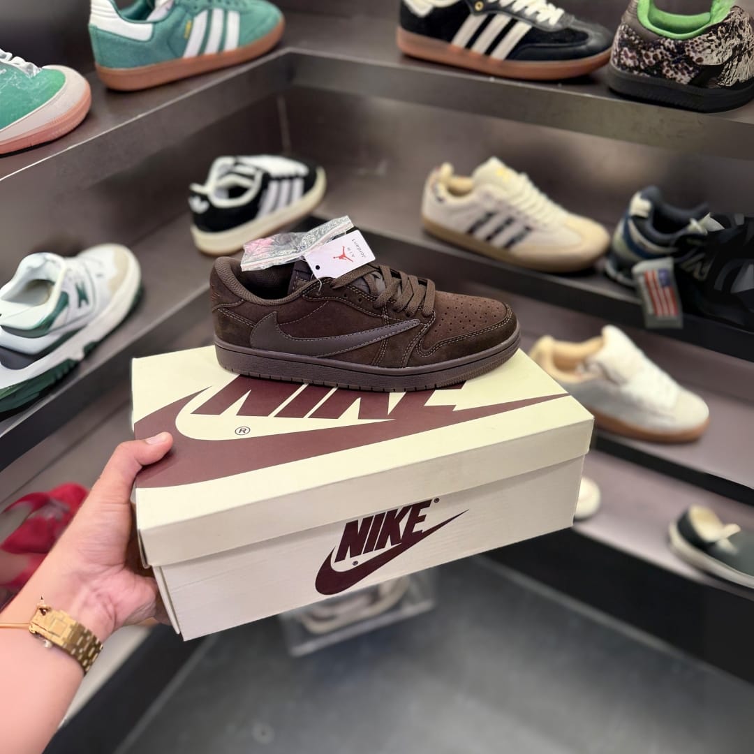 Air Jordan 1 Low OG SP ‘Velvet Brown’ x Travis Scott